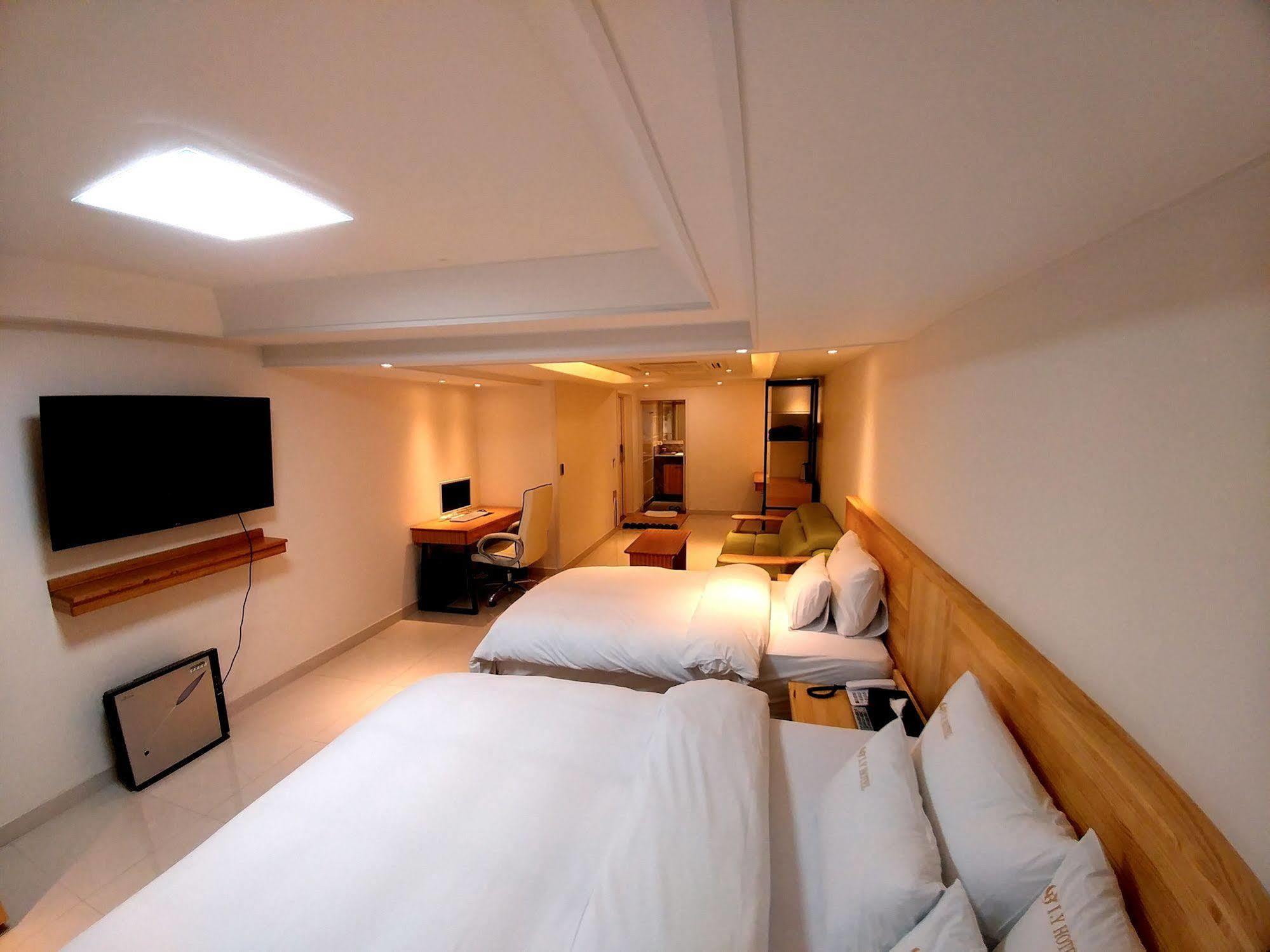 I.Y Hotel ซูวอน ภายนอก รูปภาพ