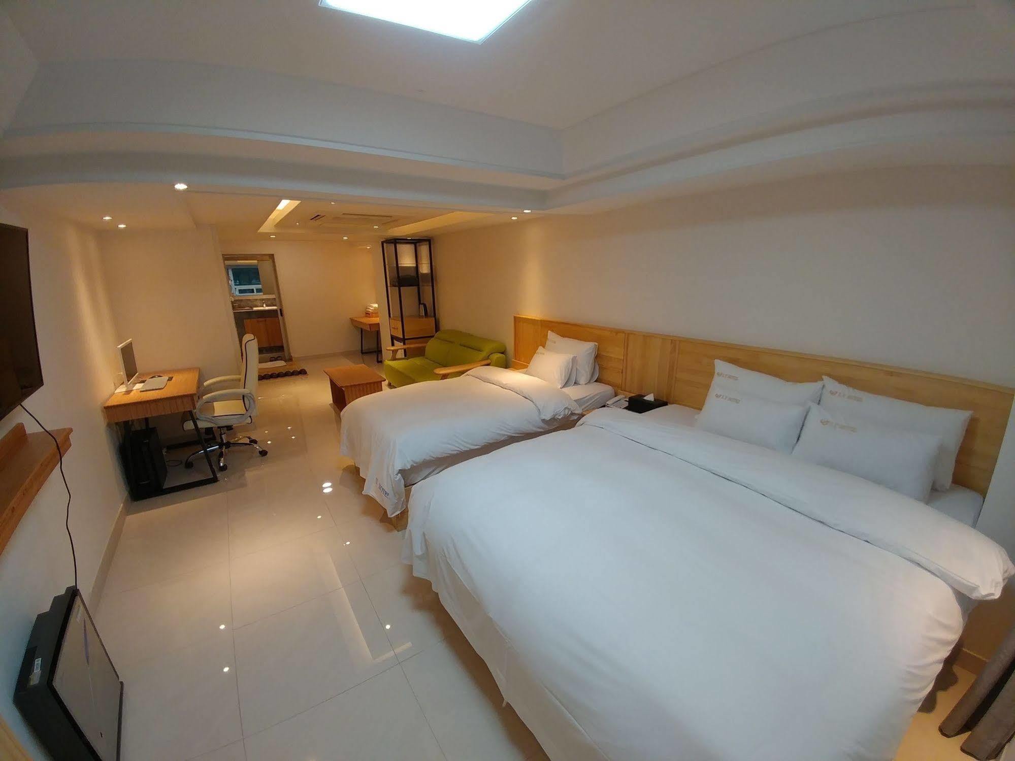 I.Y Hotel ซูวอน ภายนอก รูปภาพ