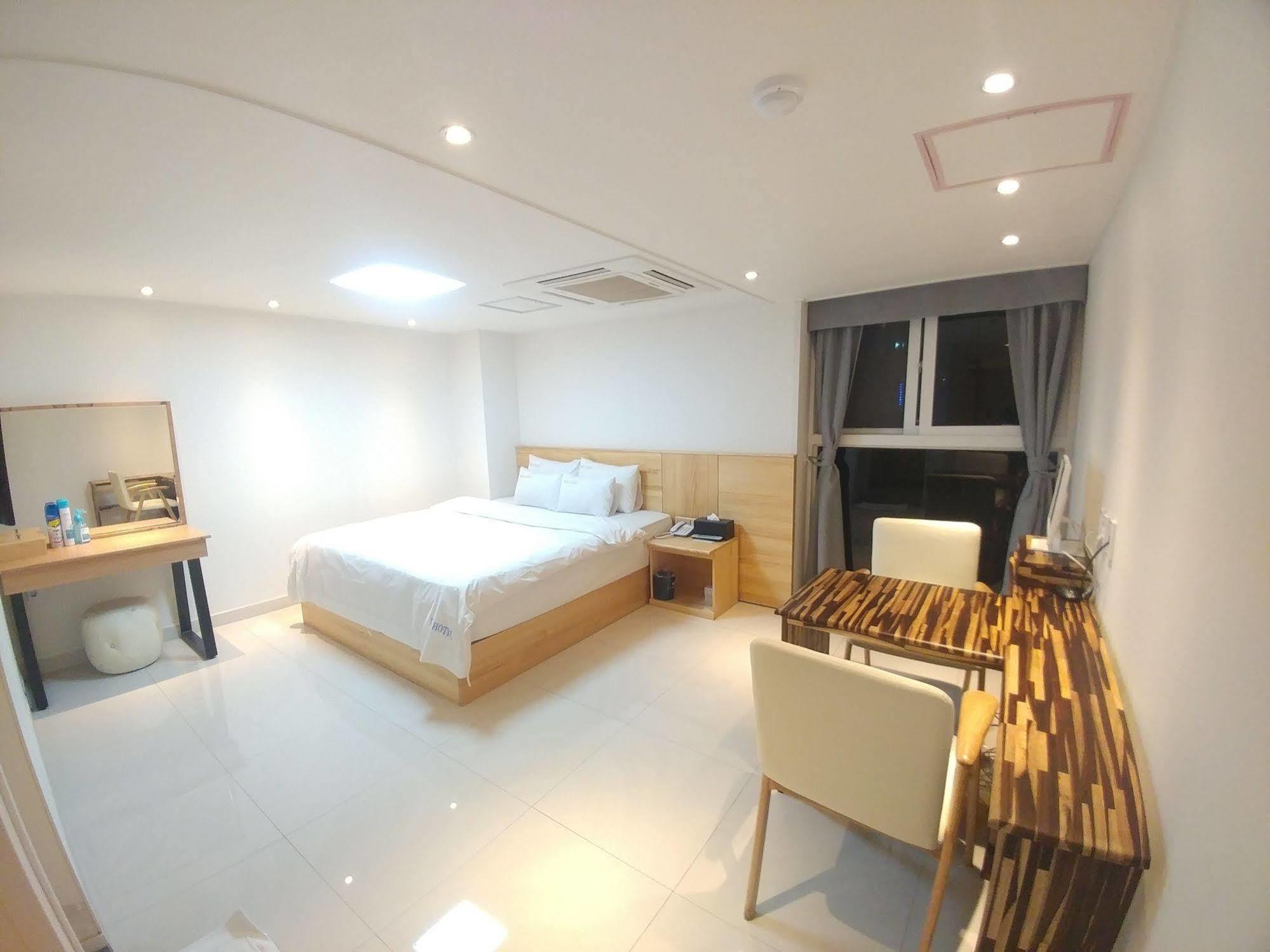 I.Y Hotel ซูวอน ภายนอก รูปภาพ