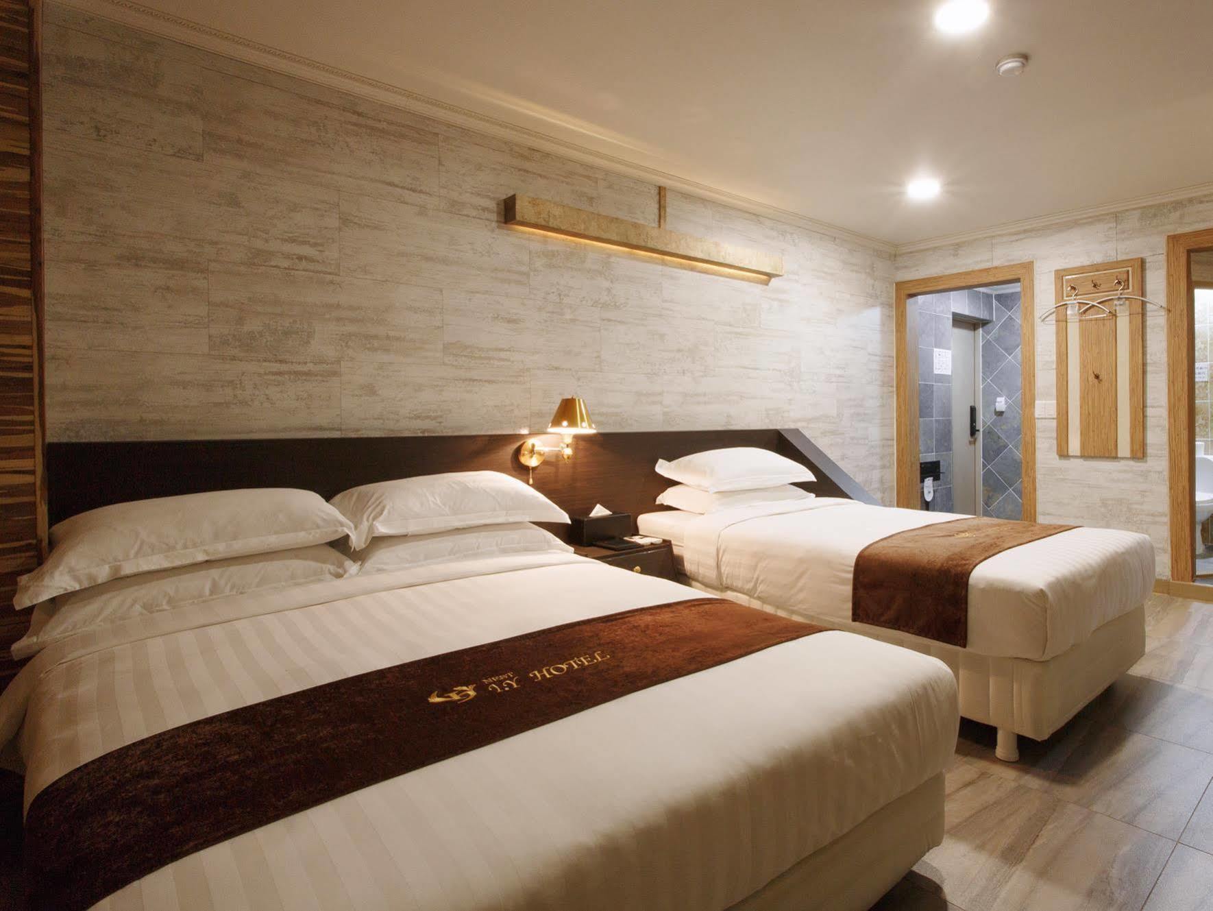 I.Y Hotel ซูวอน ภายนอก รูปภาพ