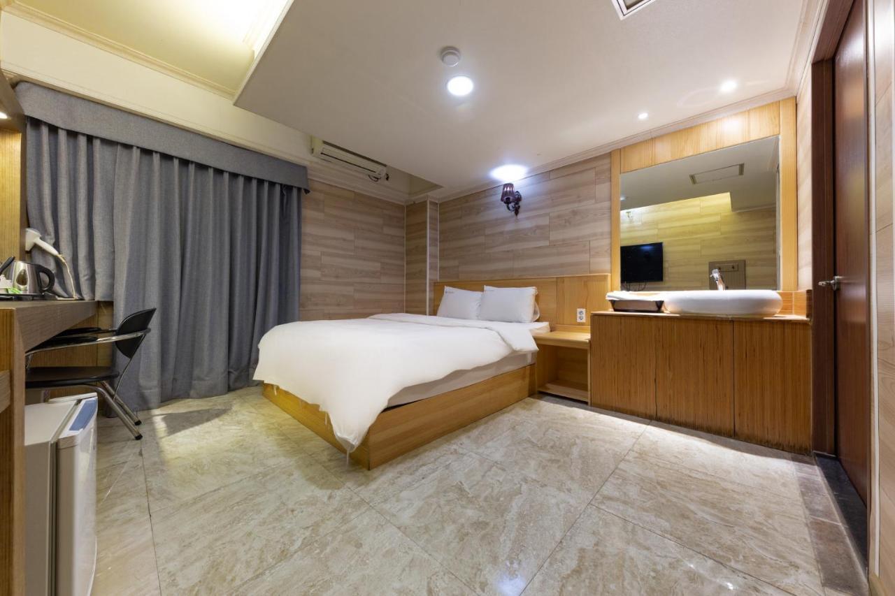 I.Y Hotel ซูวอน ภายนอก รูปภาพ