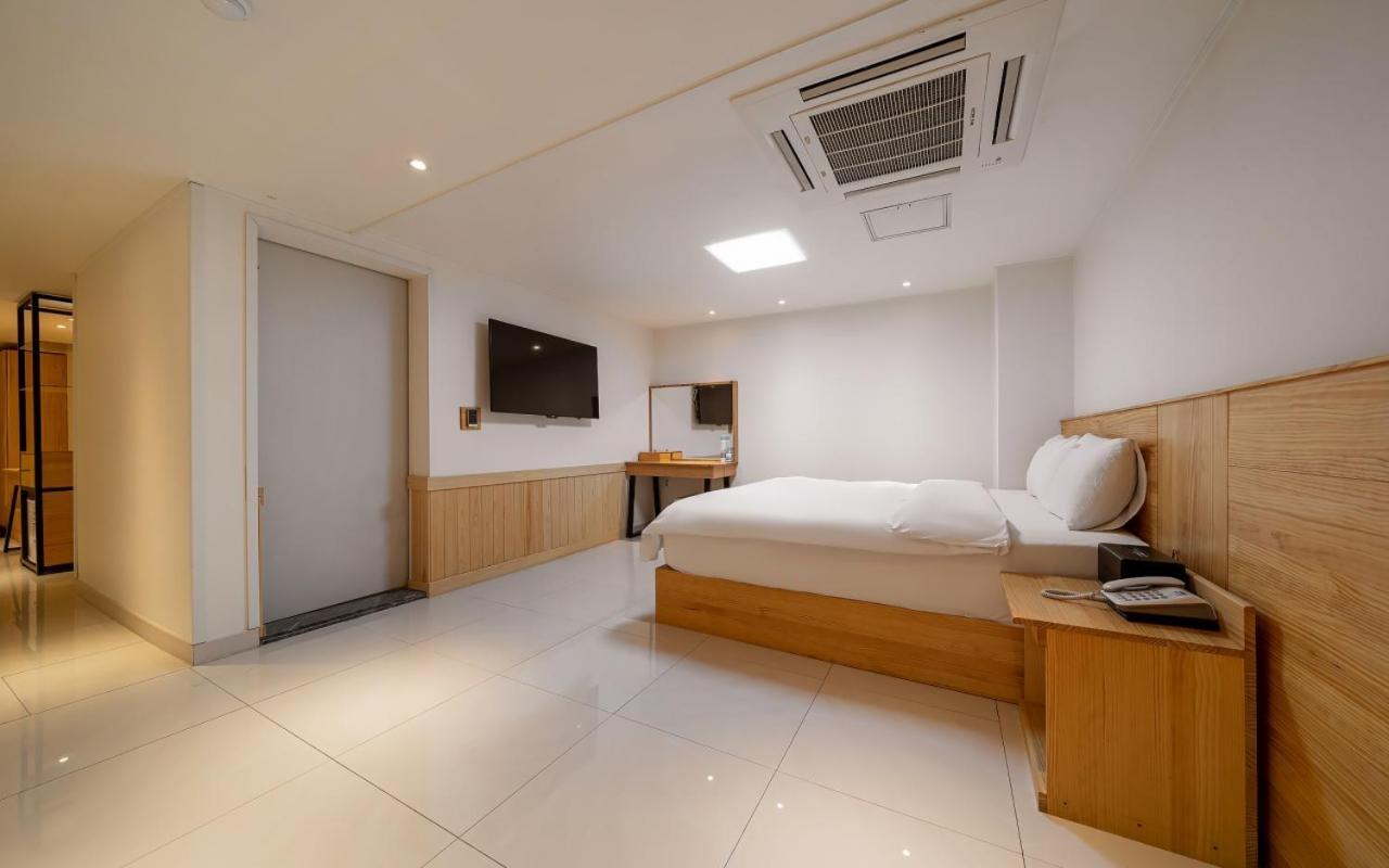 I.Y Hotel ซูวอน ภายนอก รูปภาพ